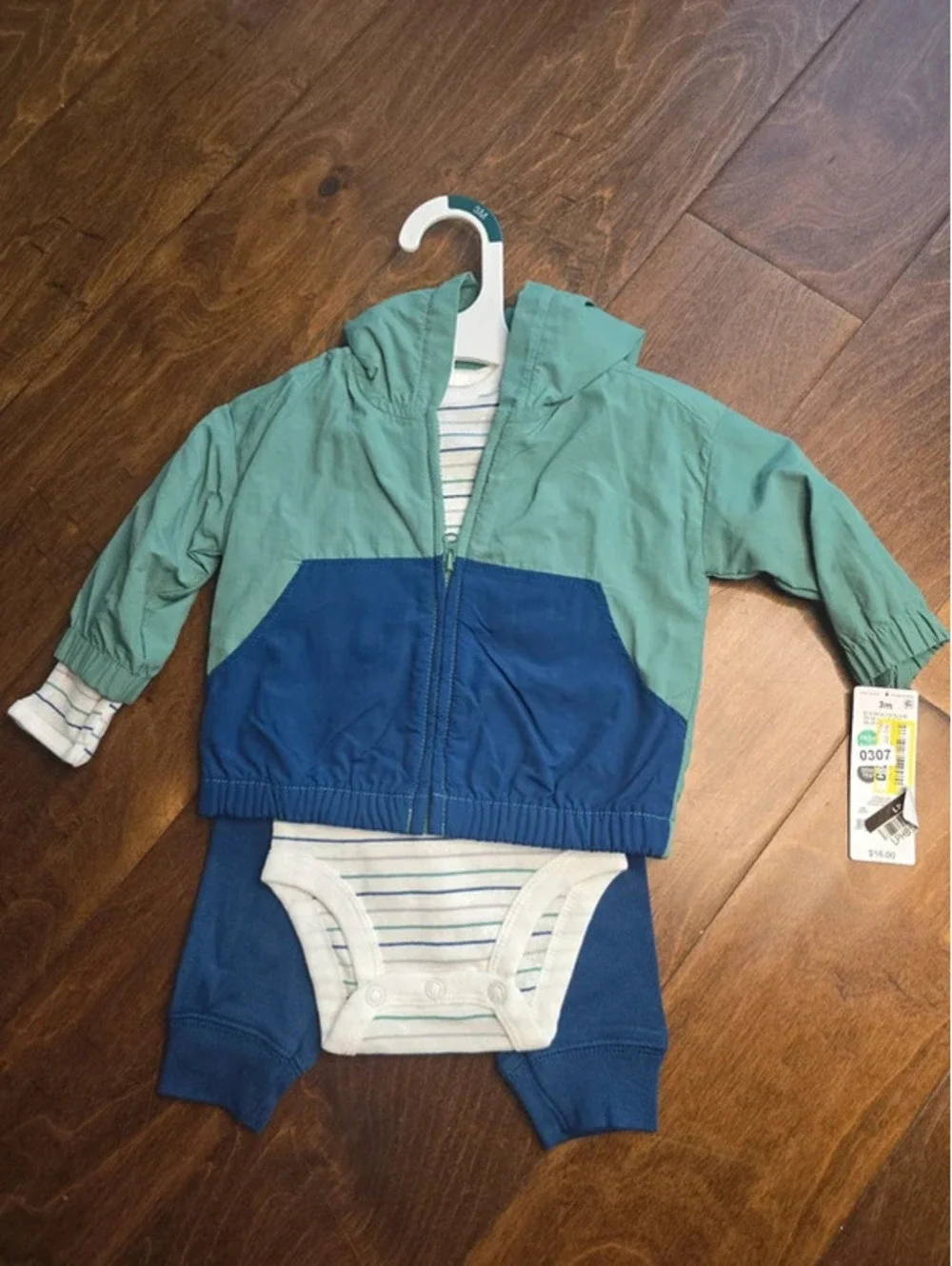 3m brand new three piece outfit set from carter's item 307G4